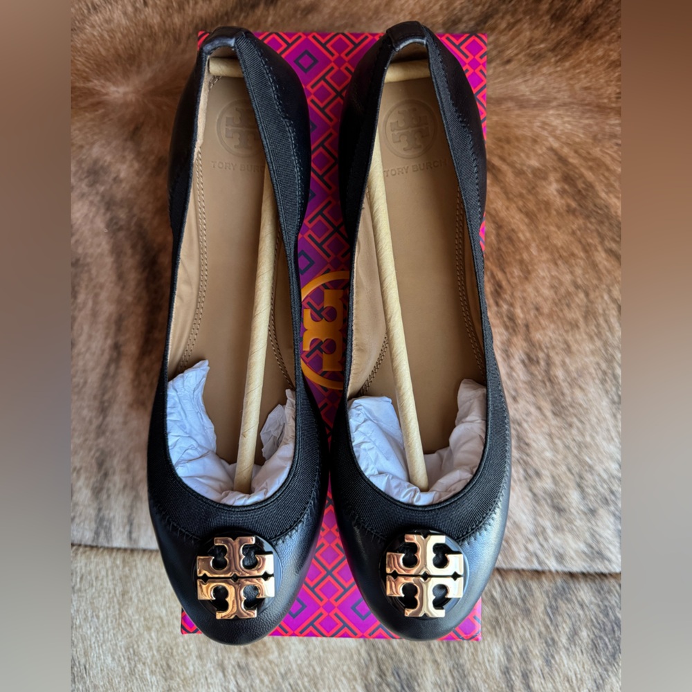 Tory Burch Claire Elastic Ballet Flat in Perfect Black/Gold